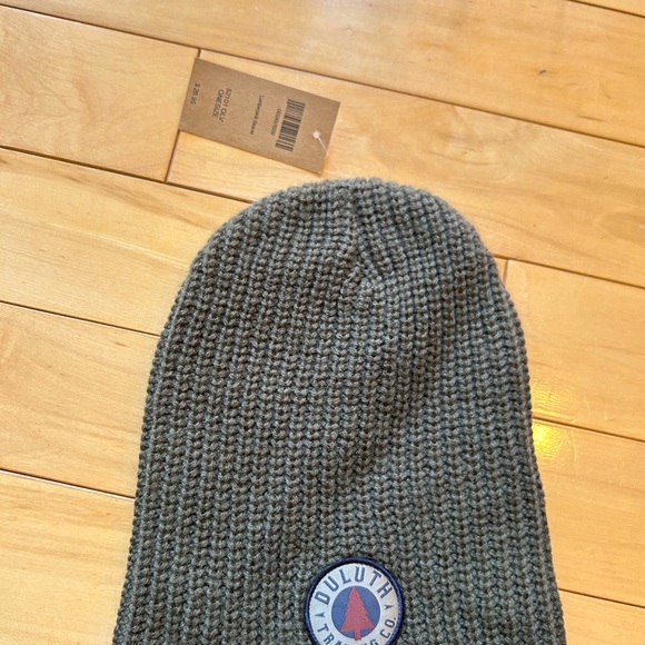 NWT Duluth beanie (OS) - Picture 4 of 5